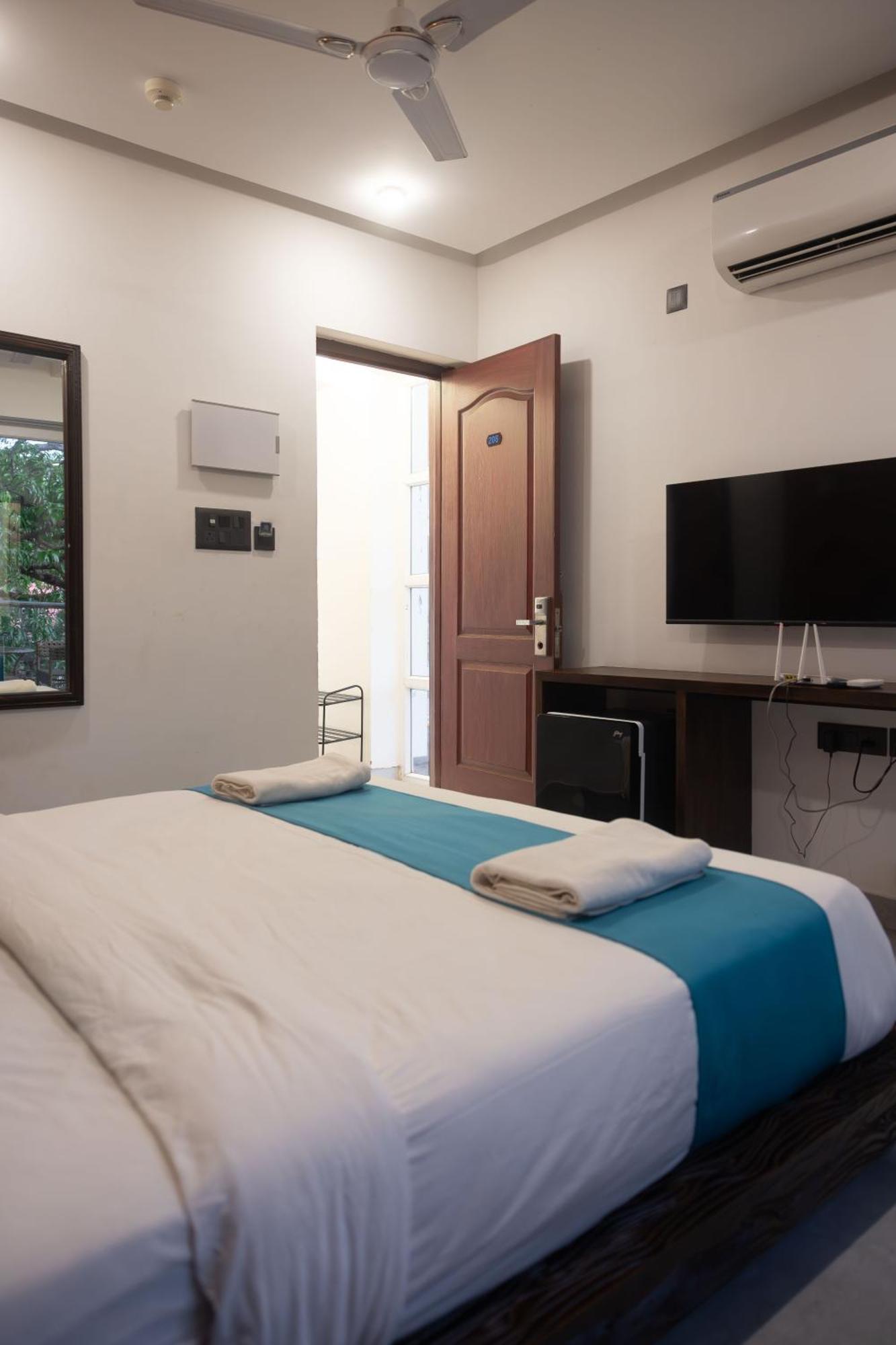 Downtown Hostels - Anjuna Eksteriør billede