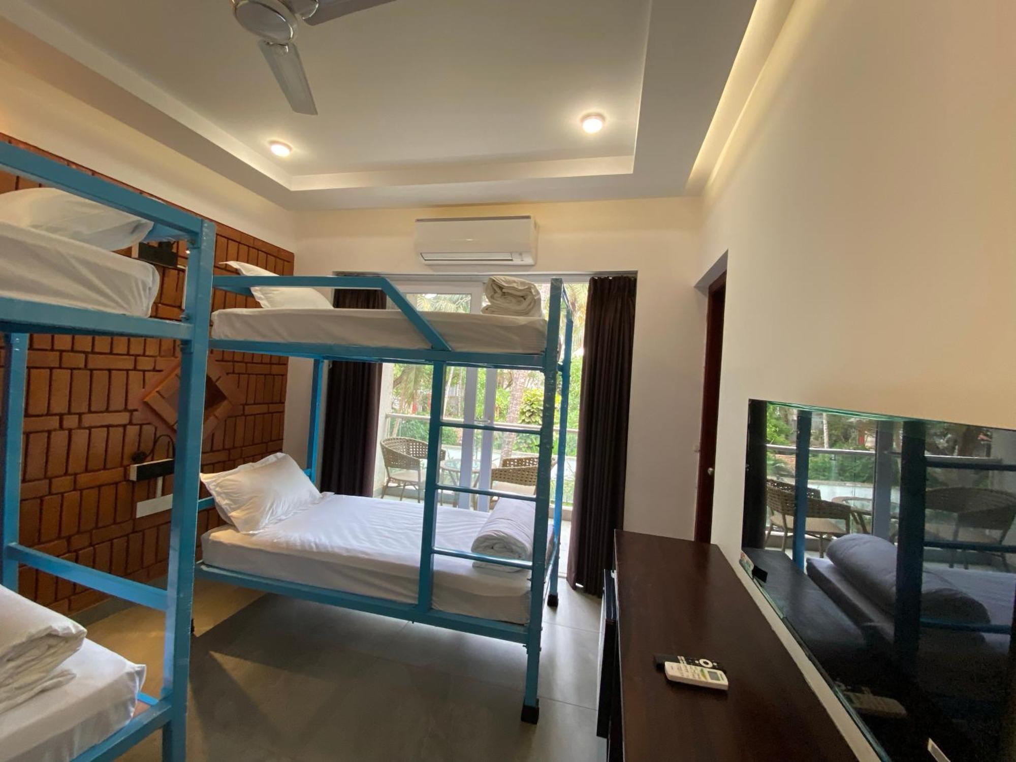 Downtown Hostels - Anjuna Eksteriør billede