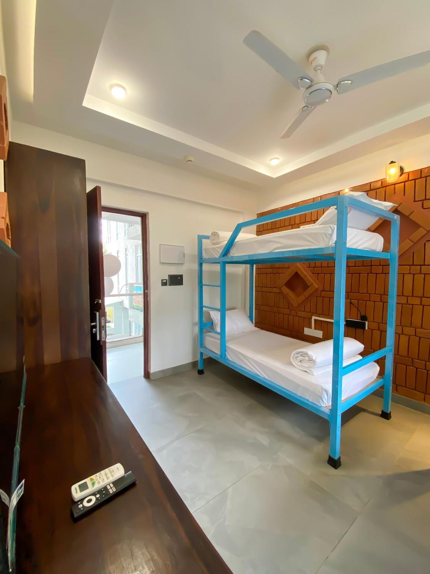 Downtown Hostels - Anjuna Eksteriør billede