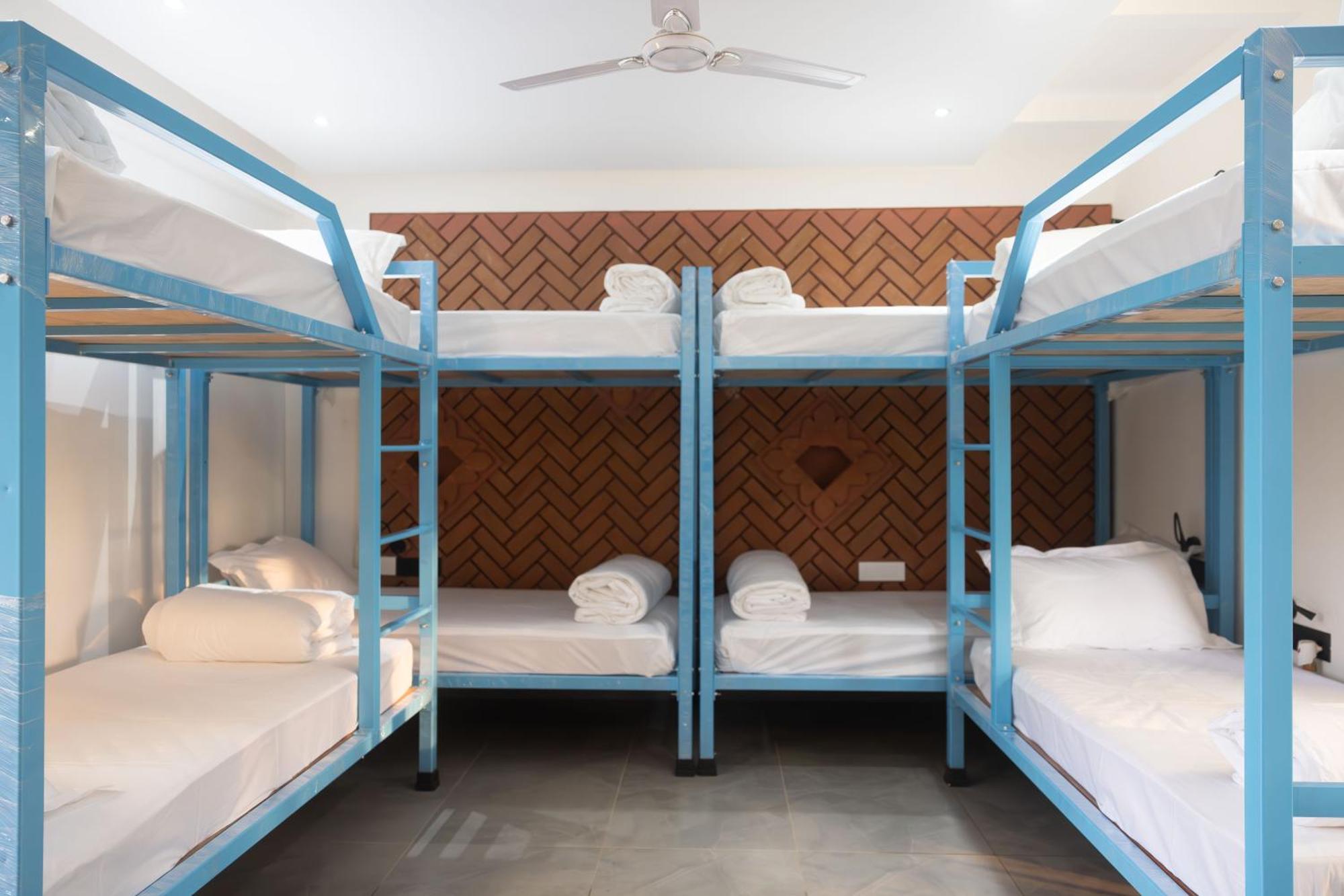 Downtown Hostels - Anjuna Eksteriør billede
