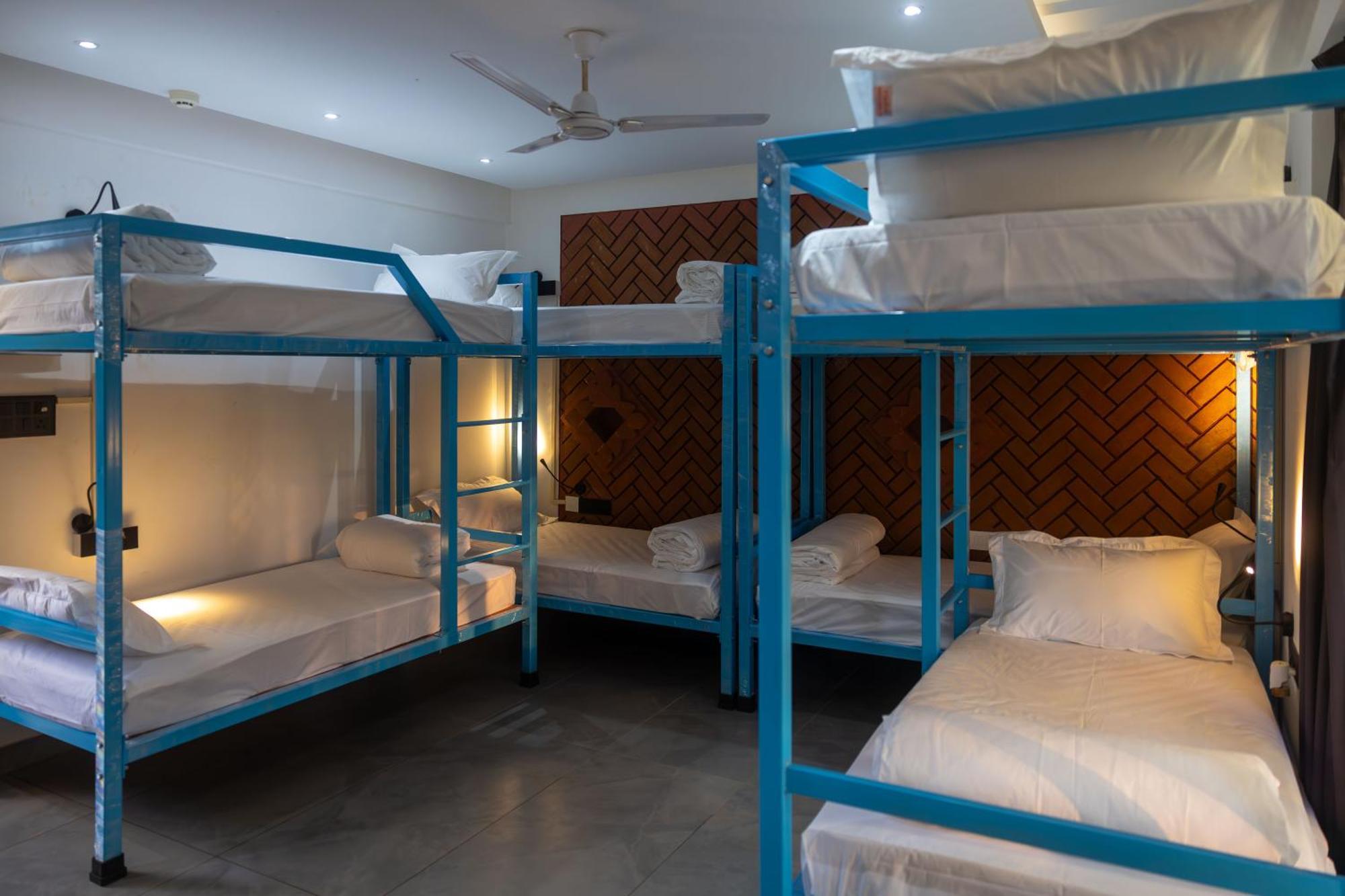 Downtown Hostels - Anjuna Eksteriør billede