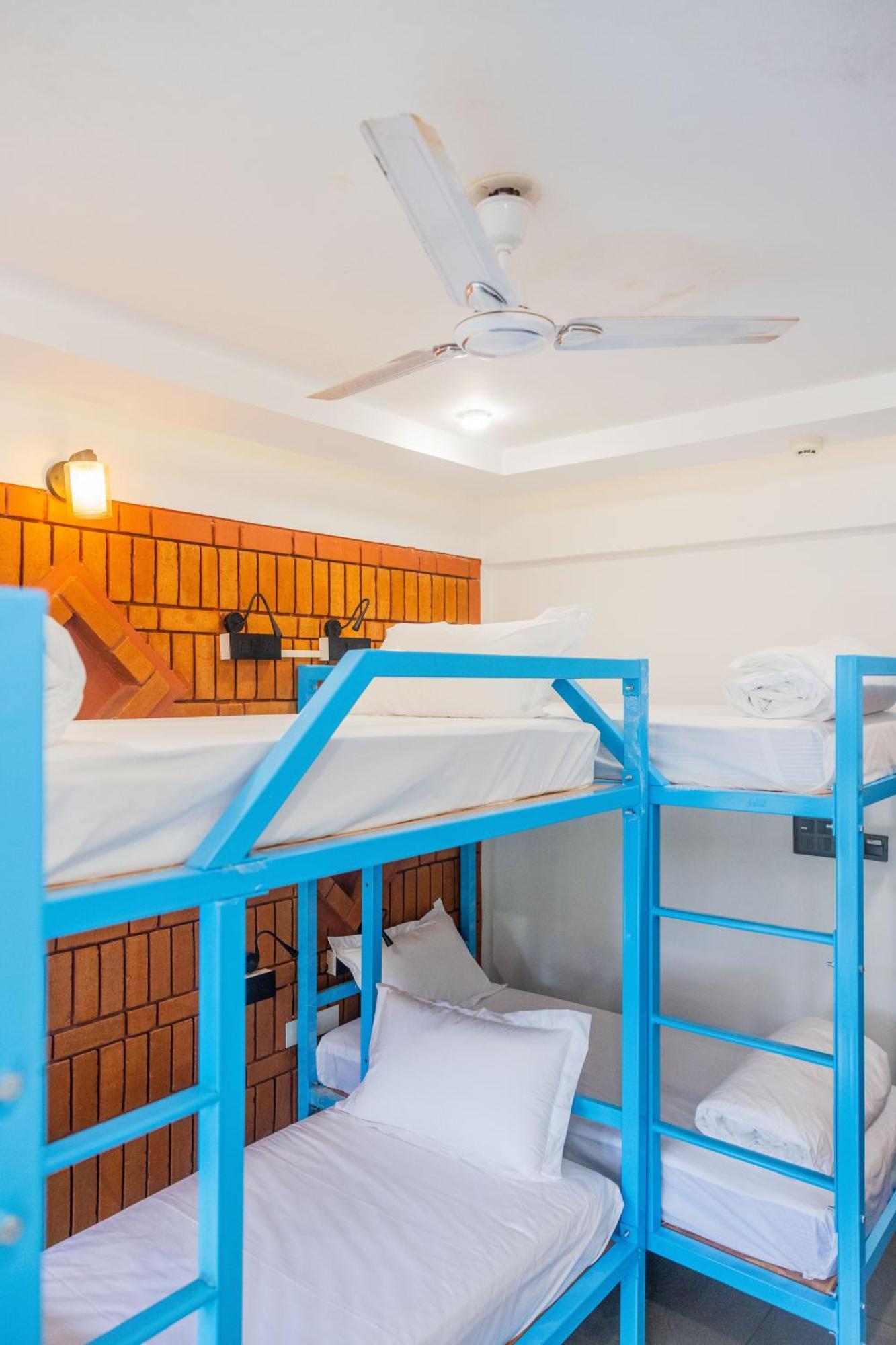 Downtown Hostels - Anjuna Eksteriør billede