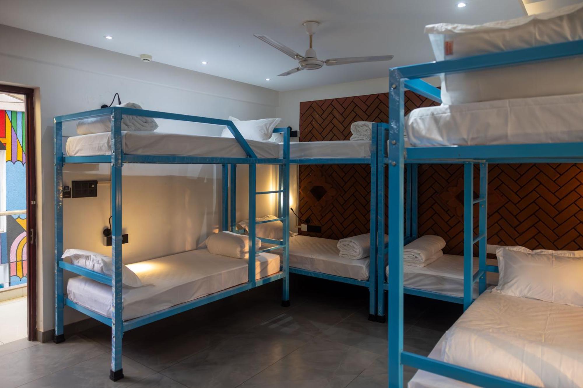 Downtown Hostels - Anjuna Eksteriør billede