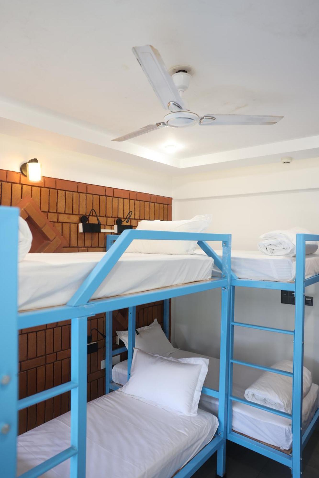 Downtown Hostels - Anjuna Eksteriør billede